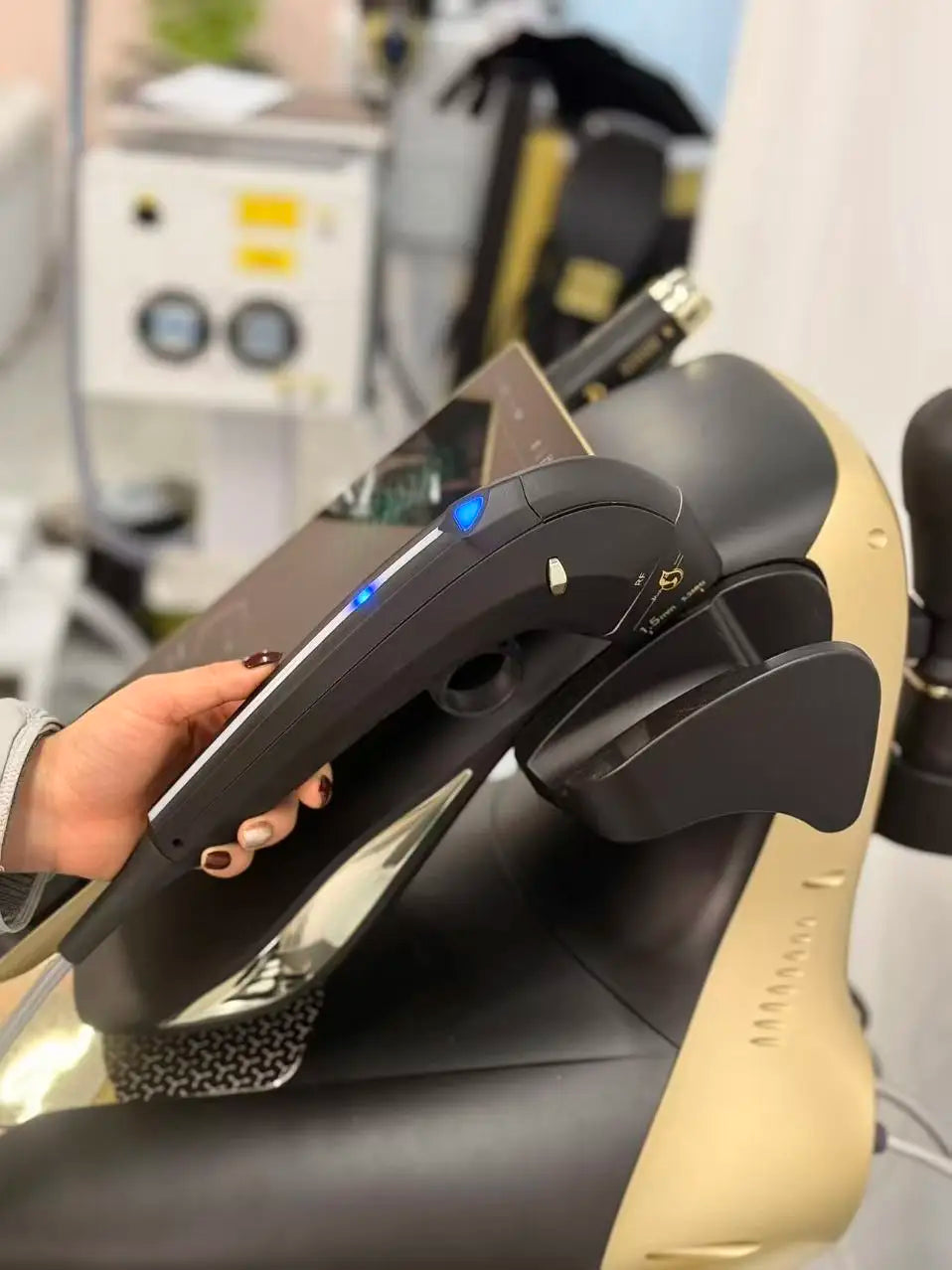 Emszero Portable 360MAX Facial Tightening And Fat Reduction Machine